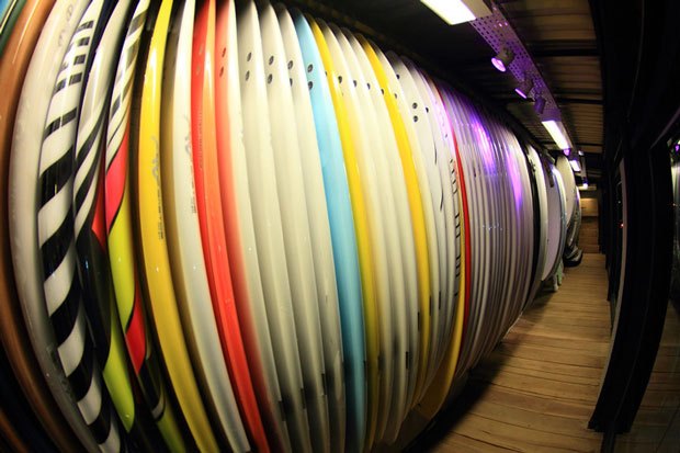 Prancha de Surfe: Mandar fazer ou comprar pronta?