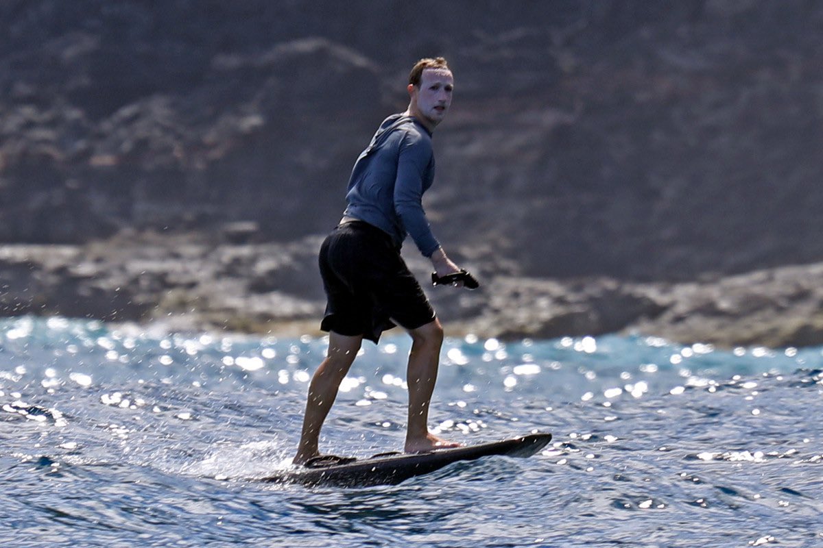 Protetor solar de Mark Zuckerberg gera onda de memes, em surfe no Havaí