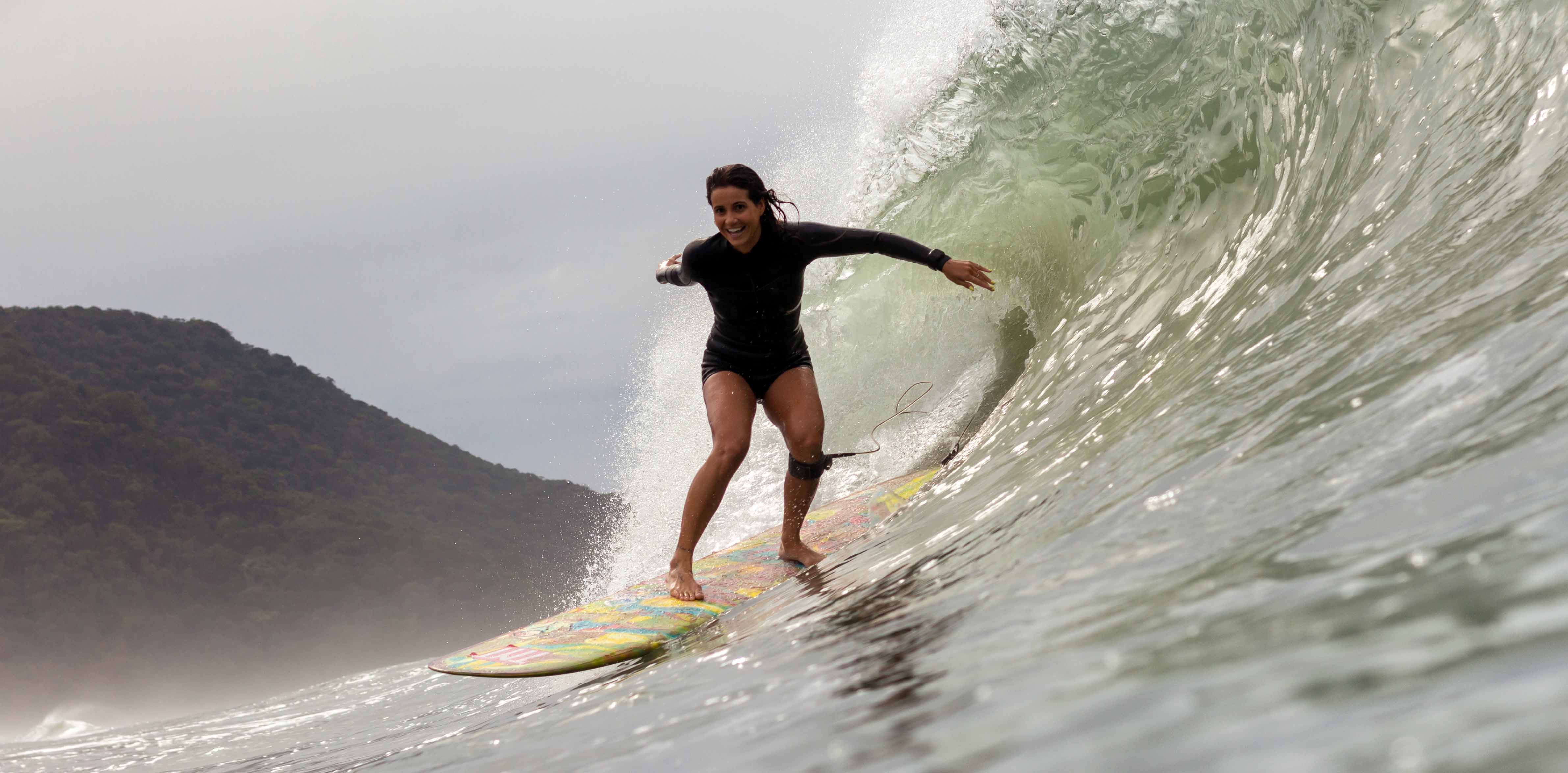 ‘Reaprendi o sentido do surfe’, diz Chloé Calmon sobre nova rotina