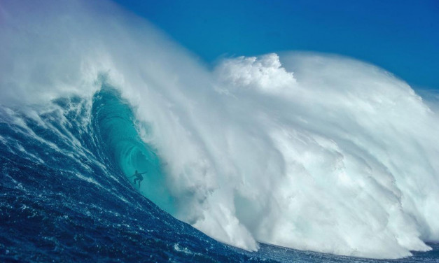 Bombas no Havaí: ondulação gigante causa estrago em paraíso dos atirados