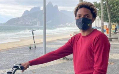 Surfista negro sofre racismo na zona sul do rio