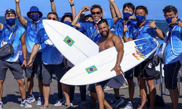 Pandemia e Medina ofuscam momento histórico do surfe