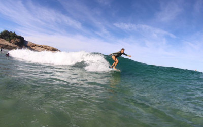 Surfe feminino após os 50, muito amor envolvido