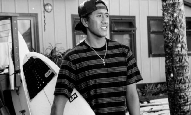 Josh Moniz, surfista havaiano, sofre lesão no pescoço durante ‘freesurf’