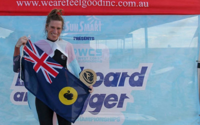 Sasha Jane Lowerson é a primeira surfista trans a competir no surfe