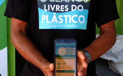 Plastic Bank celebra luta contra poluição dos Oceanos