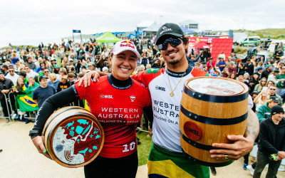 Gabriel Medina e Carissa Moore vencem a etapa do mundial