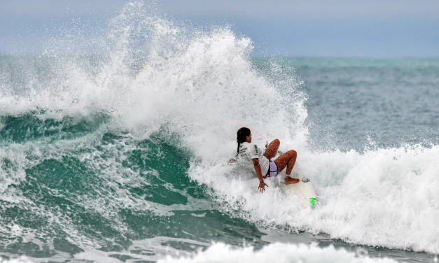 Julia Santos fatura expression session com layback