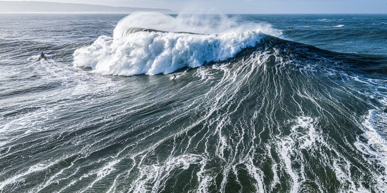 Foto de surf vence maior premiação de fotografia esportiva do mundo