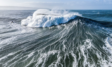 Foto de surf vence maior premiação de fotografia esportiva do mundo