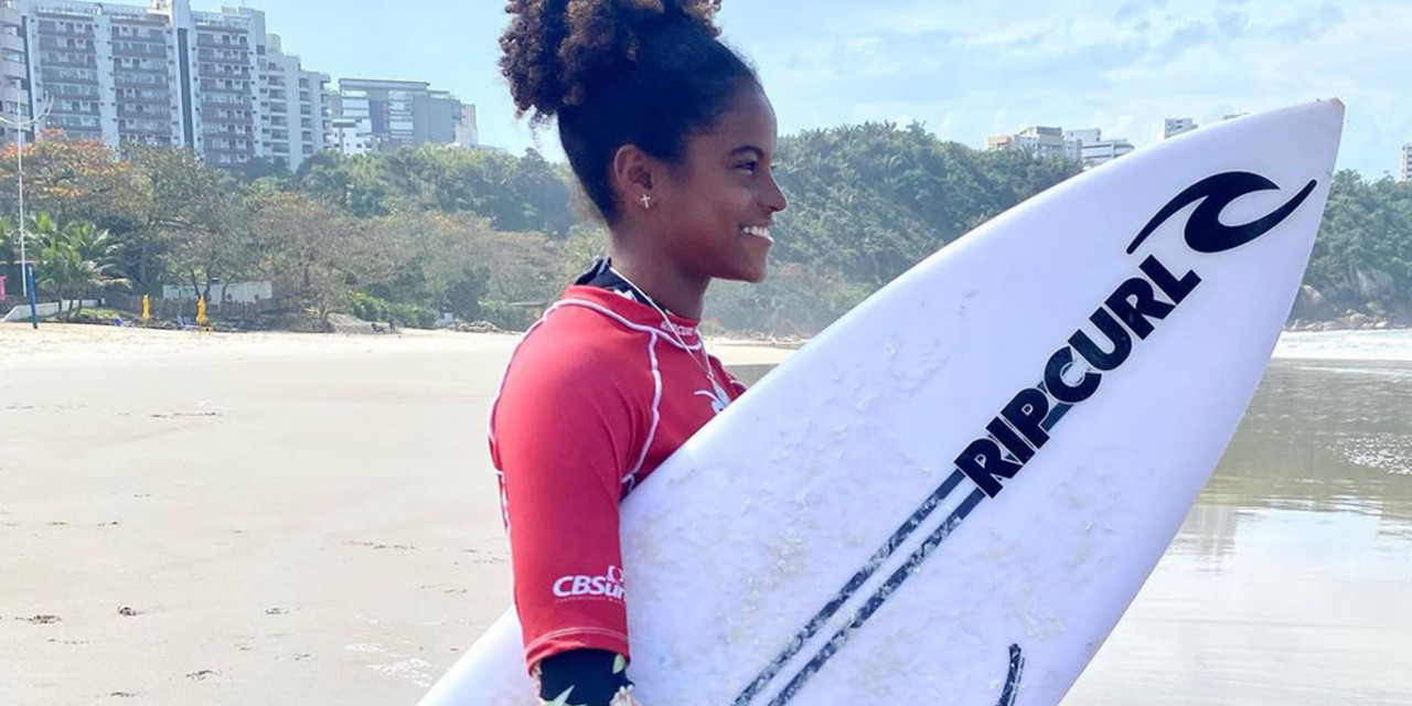 Rip Curl anuncia patrocínio à primeira surfista negra da equipe no Brasil 