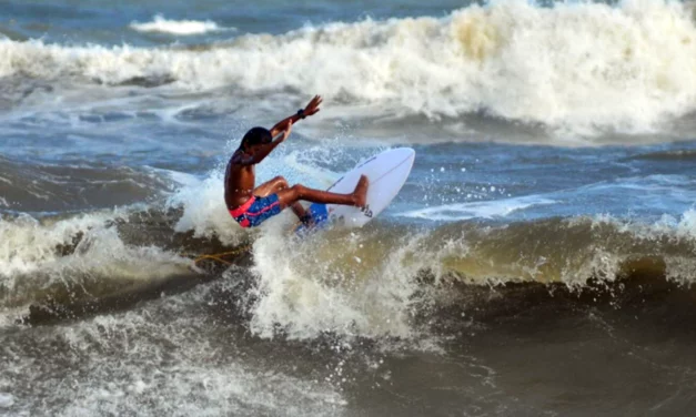 Surfistas paulistas competem no Semillero Olas Pro Tour 2024