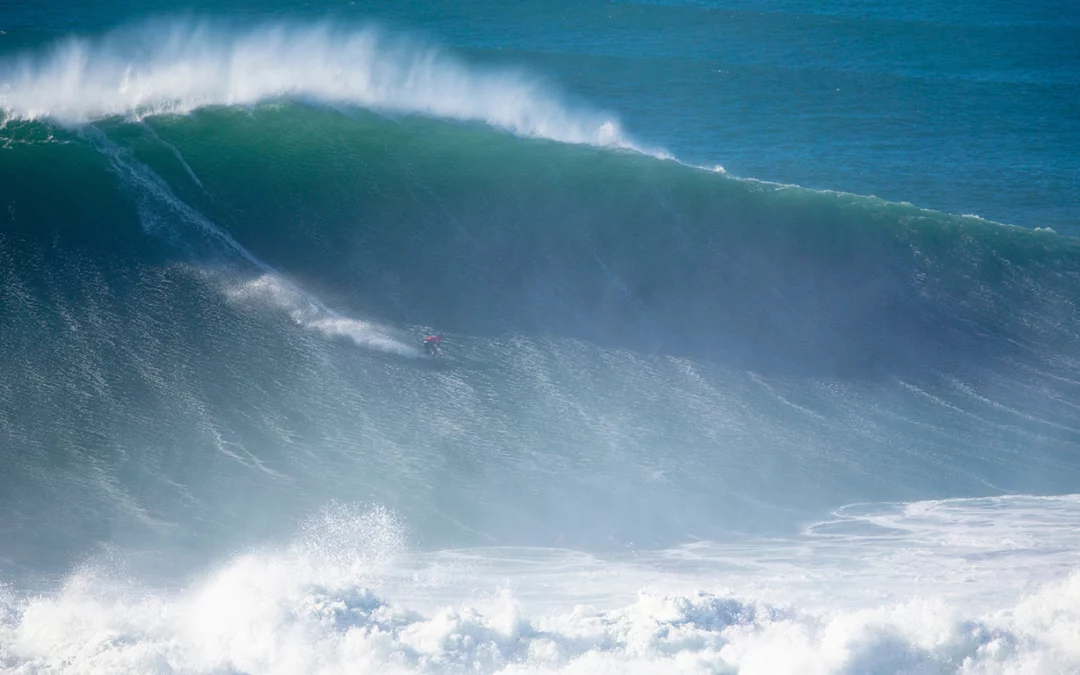 Desafio de Nazaré 2024: competição inicia em condições épicas