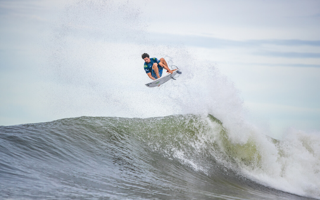 Surf de Yago faz Brasil retomar esperança de título mundial