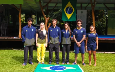 Surfistas brasileiros reunidos para a disputa dos Jogos Olímpicos
